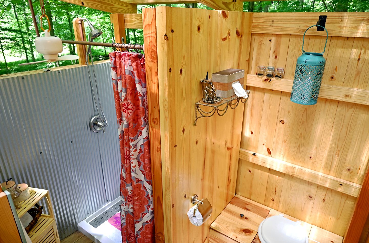 Beautiful Eco-Friendly Bell Tent with Fantastic Amenities for a Unique Glamping Escape near Fresno, Ohio