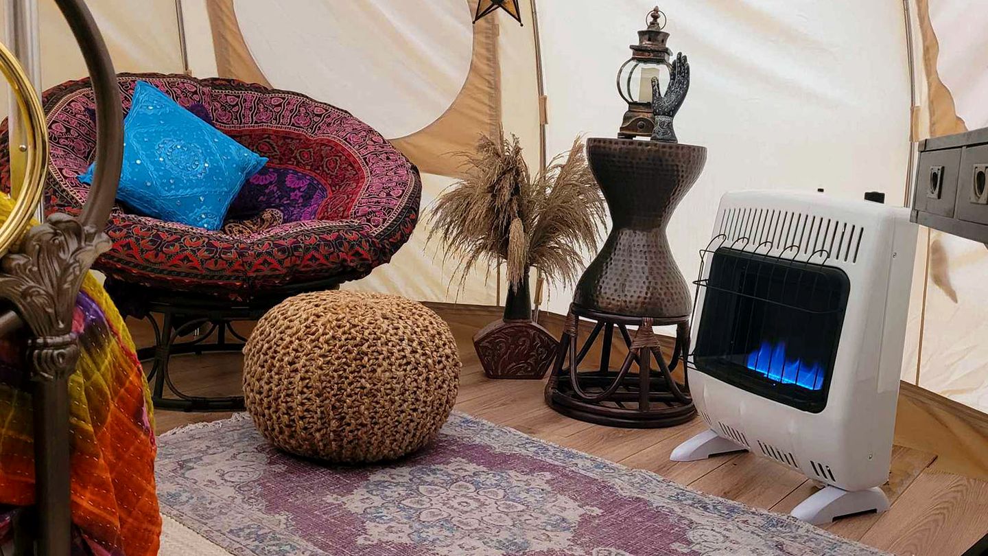 Beautiful Eco-Friendly Bell Tent with Fantastic Amenities for a Unique Glamping Escape near Fresno, Ohio