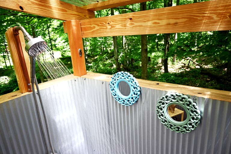 Bell Tents (United States of America, Fresno, Ohio)