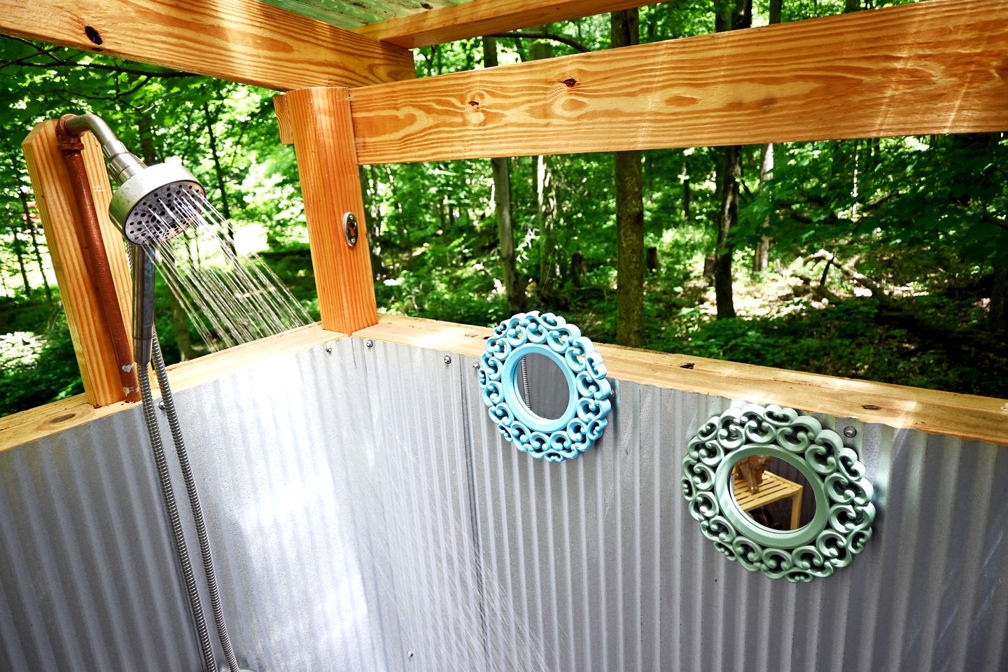 Beautiful Eco-Friendly Bell Tent with Fantastic Amenities for a Unique Glamping Escape near Fresno, Ohio