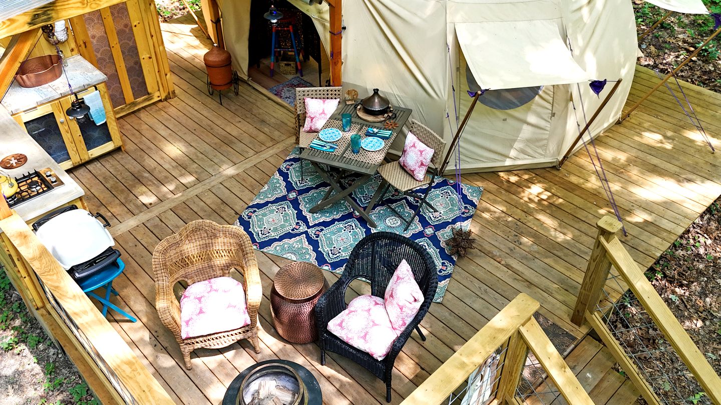 Beautiful Eco-Friendly Bell Tent with Fantastic Amenities for a Unique Glamping Escape near Fresno, Ohio