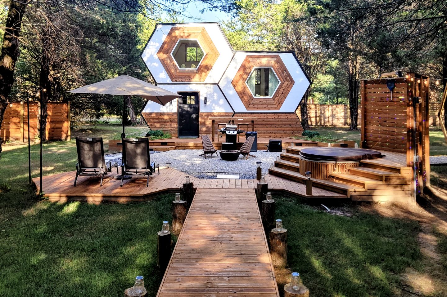 Gorgeous Beehive Tiny House Surrounded by Trees for a Unique Romantic Getaway near Wills Point, Texas