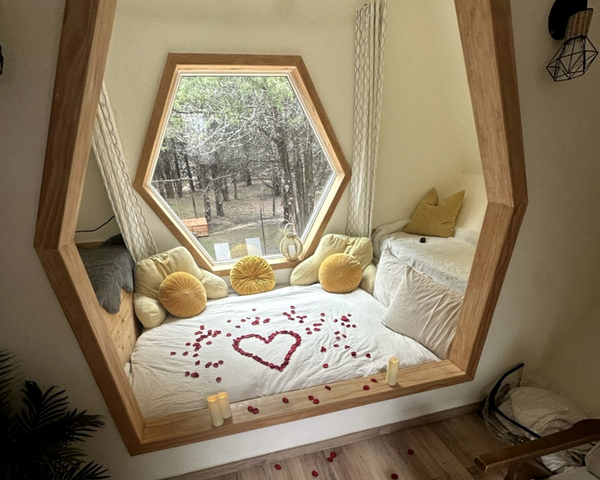 Gorgeous Beehive Tiny House Surrounded by Trees for a Unique Romantic Getaway near Wills Point, Texas