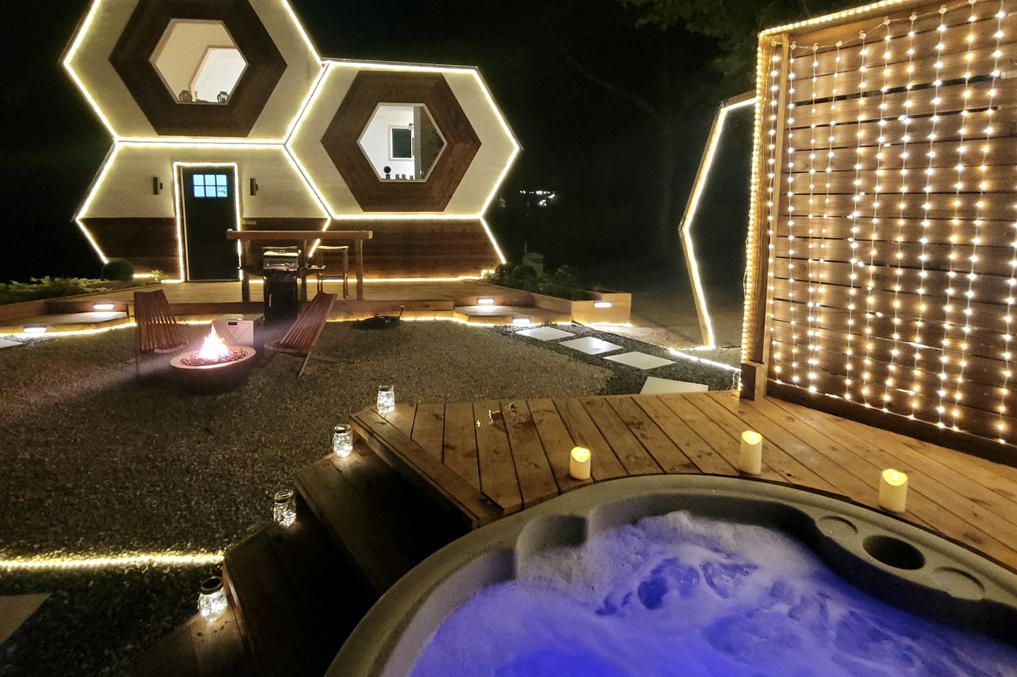 Gorgeous Beehive Tiny House Surrounded by Trees for a Unique Romantic Getaway near Wills Point, Texas