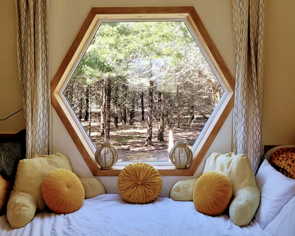 Gorgeous Beehive Tiny House Surrounded by Trees for a Unique Romantic Getaway near Wills Point, Texas