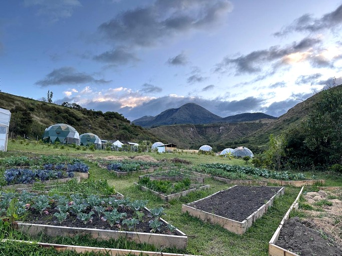 Domes (Ecuador, Peribuela, Imbabura)