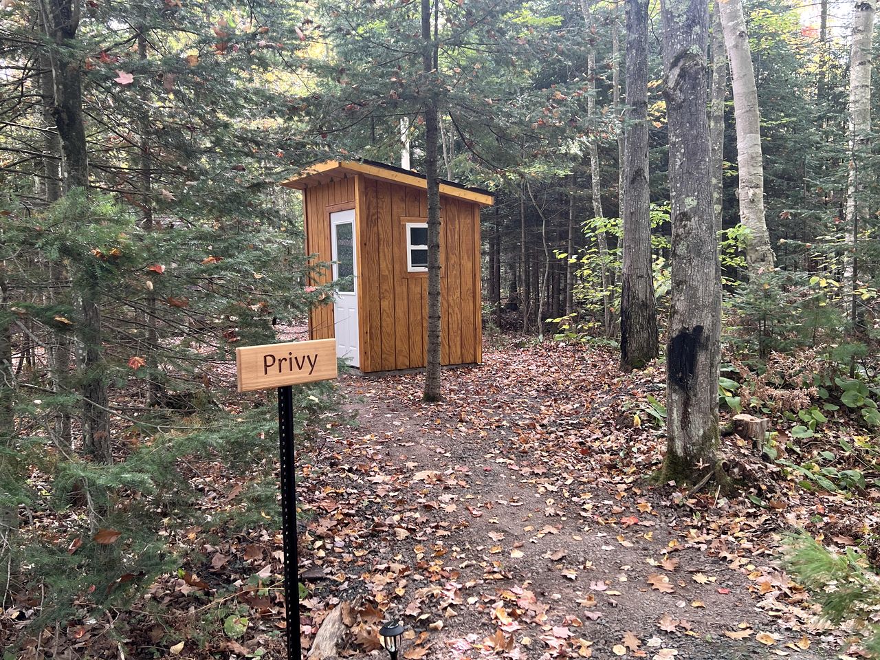 Stunning Two Oaks Pod Surrounded by Trees for an Amazing Couples Retreat near Washburn, Wisconsin