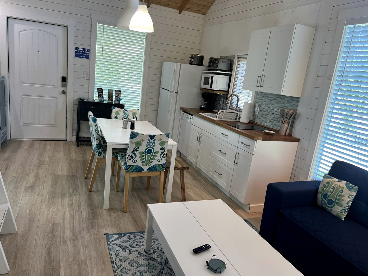 Cozy Cottage on a Tropical Fruit Farm for a Peaceful Escape near Homestead, Florida