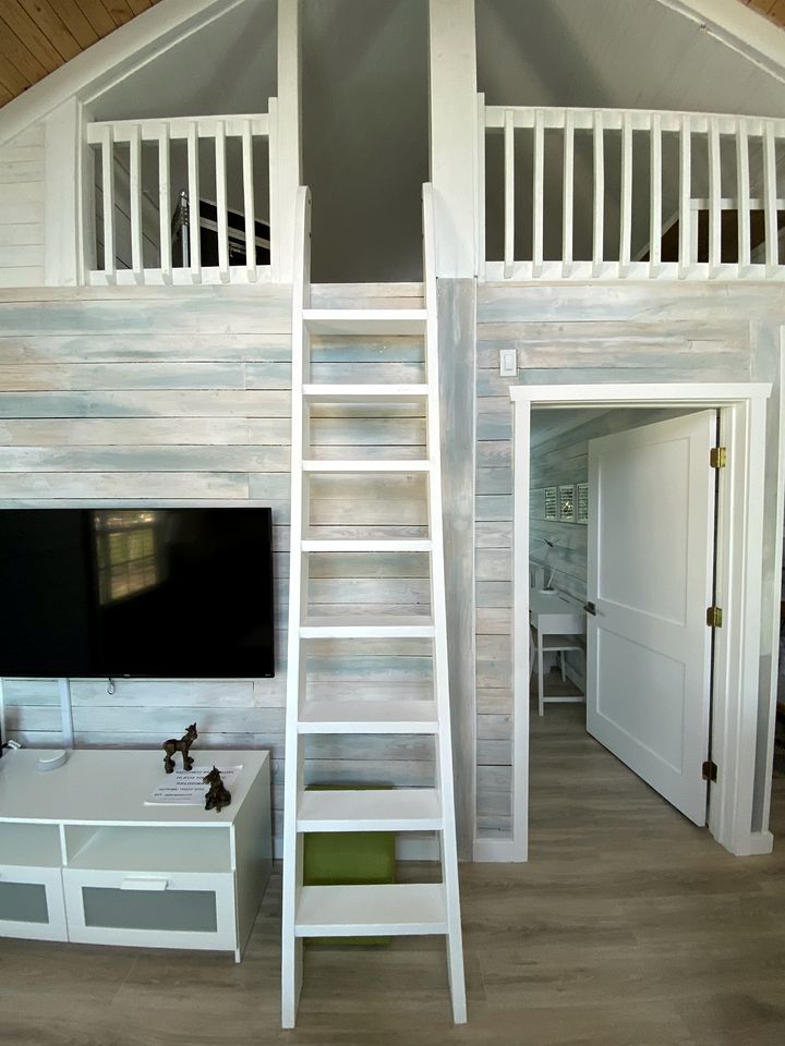 Cozy Cottage on a Tropical Fruit Farm for a Peaceful Escape near Homestead, Florida