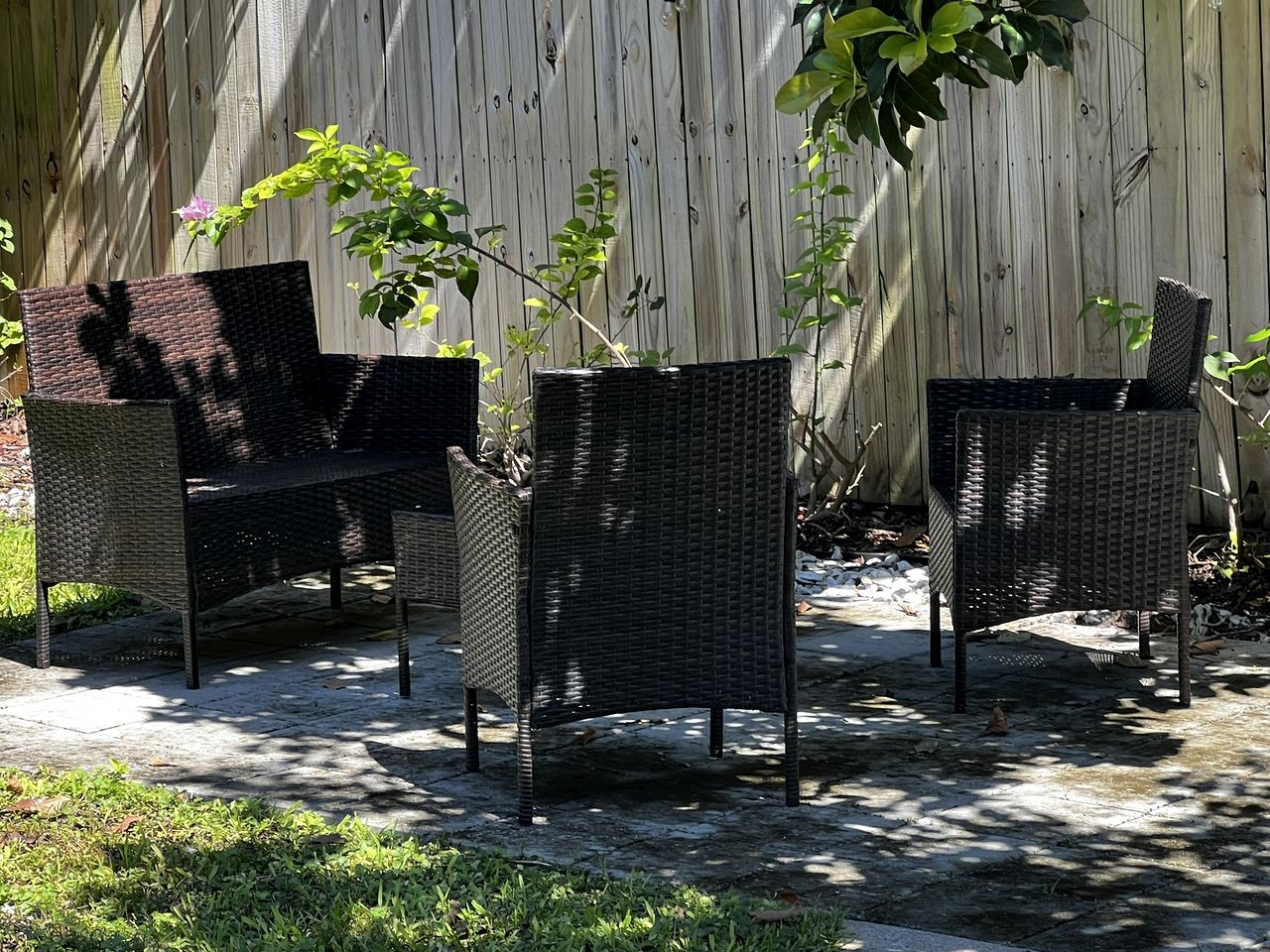 Beautiful Red Cottage for a Relaxing Getaway on a Tropical Fruit Farm near Homestead, Florida