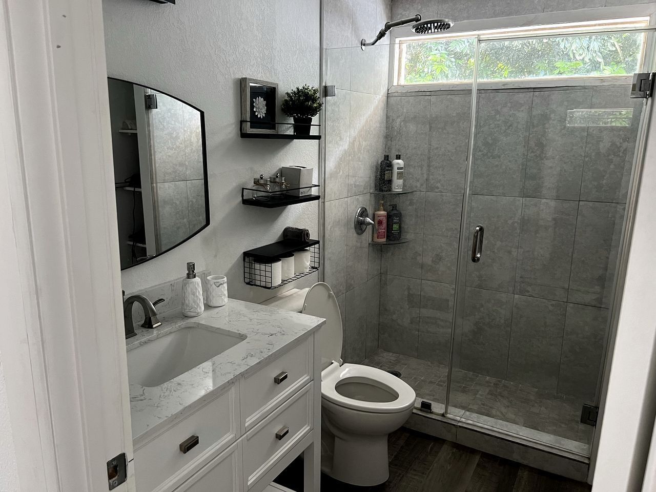 Gorgeous Farm House Surrounded by Tropical and Exotic Fruit Trees near Homestead, Florida