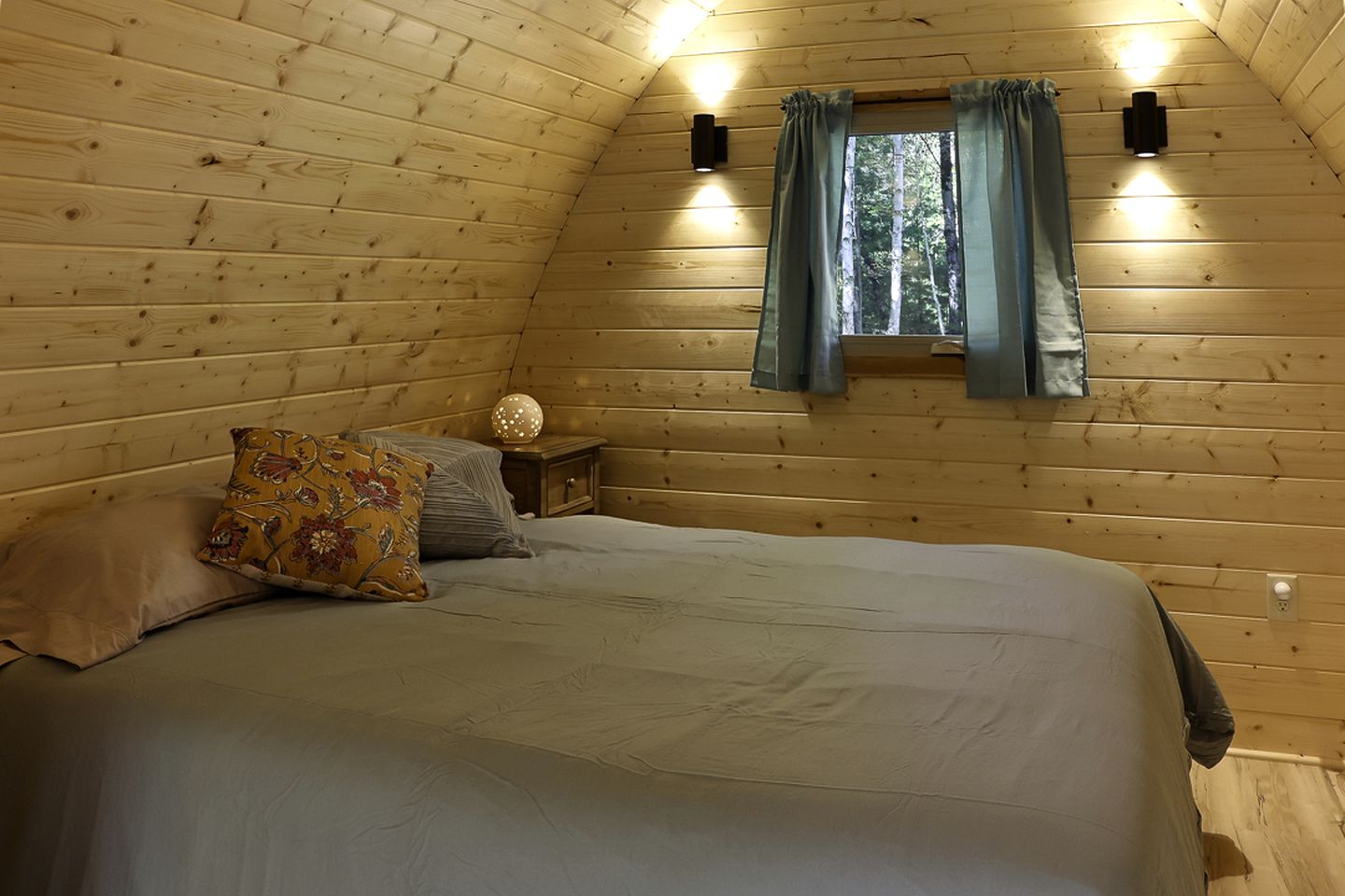 Beautiful Fir Grove Pod near Lake Superior for a Unique Romantic Escape in Nature near Washburn, Wisconsin