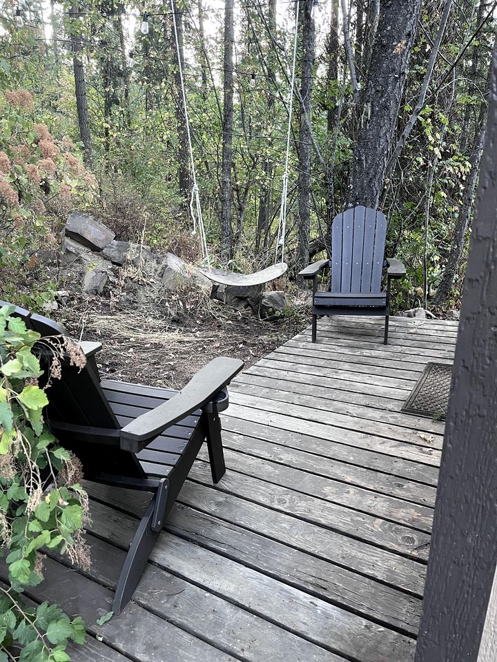 Cute Tiny House in the Woods for a Peaceful Getaway in Nature near Clark Fork, Idaho