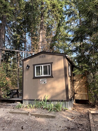 Cute Tiny House in the Woods for a Peaceful Getaway in Nature near Clark Fork, Idaho