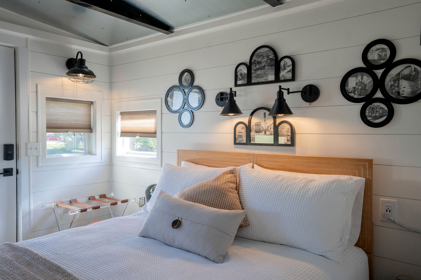 Gorgeous Historic Caboose for a Unique Getaway in Fredericktown, Missouri