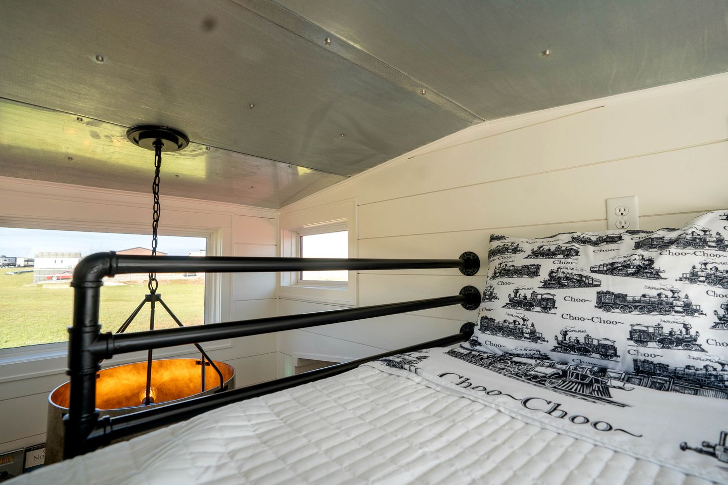 Gorgeous Historic Caboose for a Unique Getaway in Fredericktown, Missouri