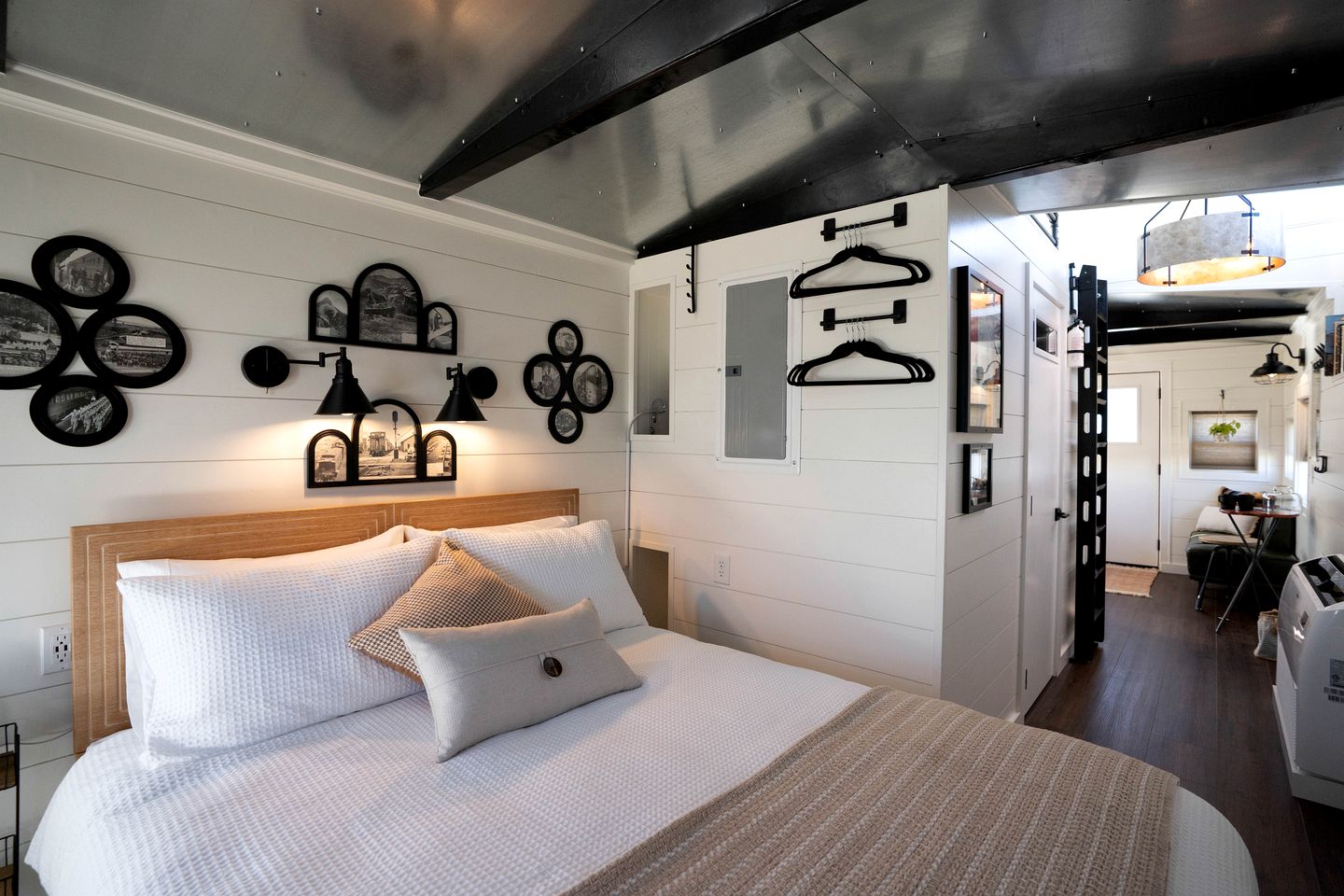 Gorgeous Historic Caboose for a Unique Getaway in Fredericktown, Missouri