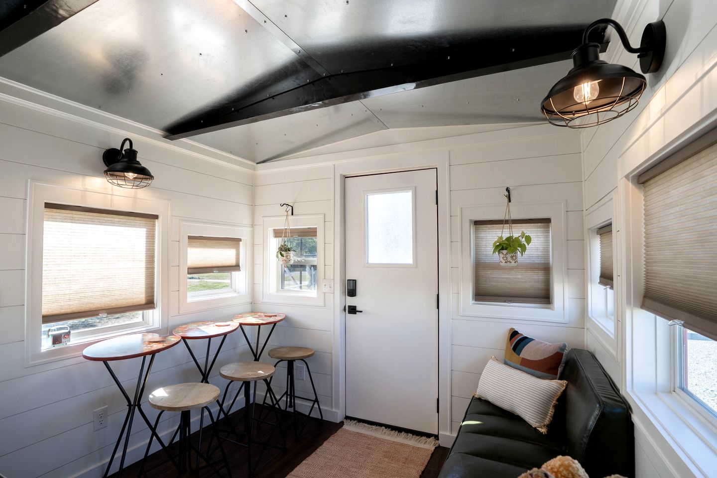 Gorgeous Historic Caboose for a Unique Getaway in Fredericktown, Missouri