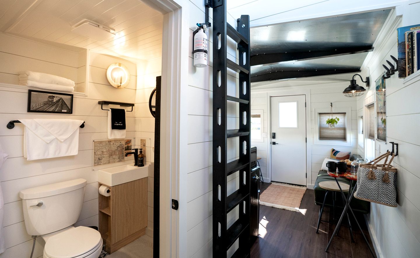 Gorgeous Historic Caboose for a Unique Getaway in Fredericktown, Missouri