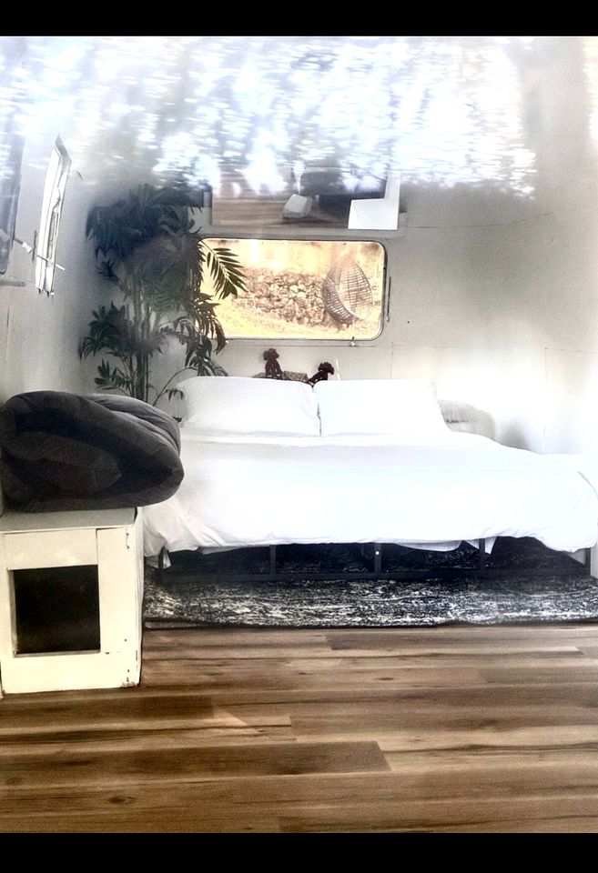 Peaceful Off-Grid Airstream for a Relaxing Getaway Surrounded by Nature in Zionville, North Carolina