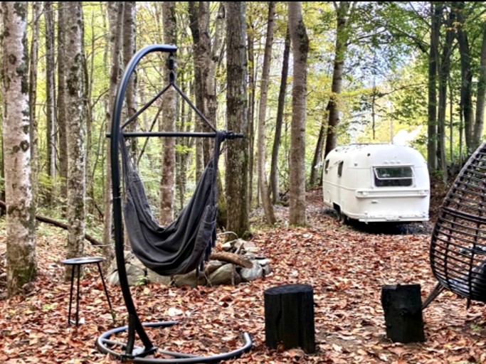 Peaceful Off-Grid Airstream for a Relaxing Getaway Surrounded by Nature in Zionville, North Carolina