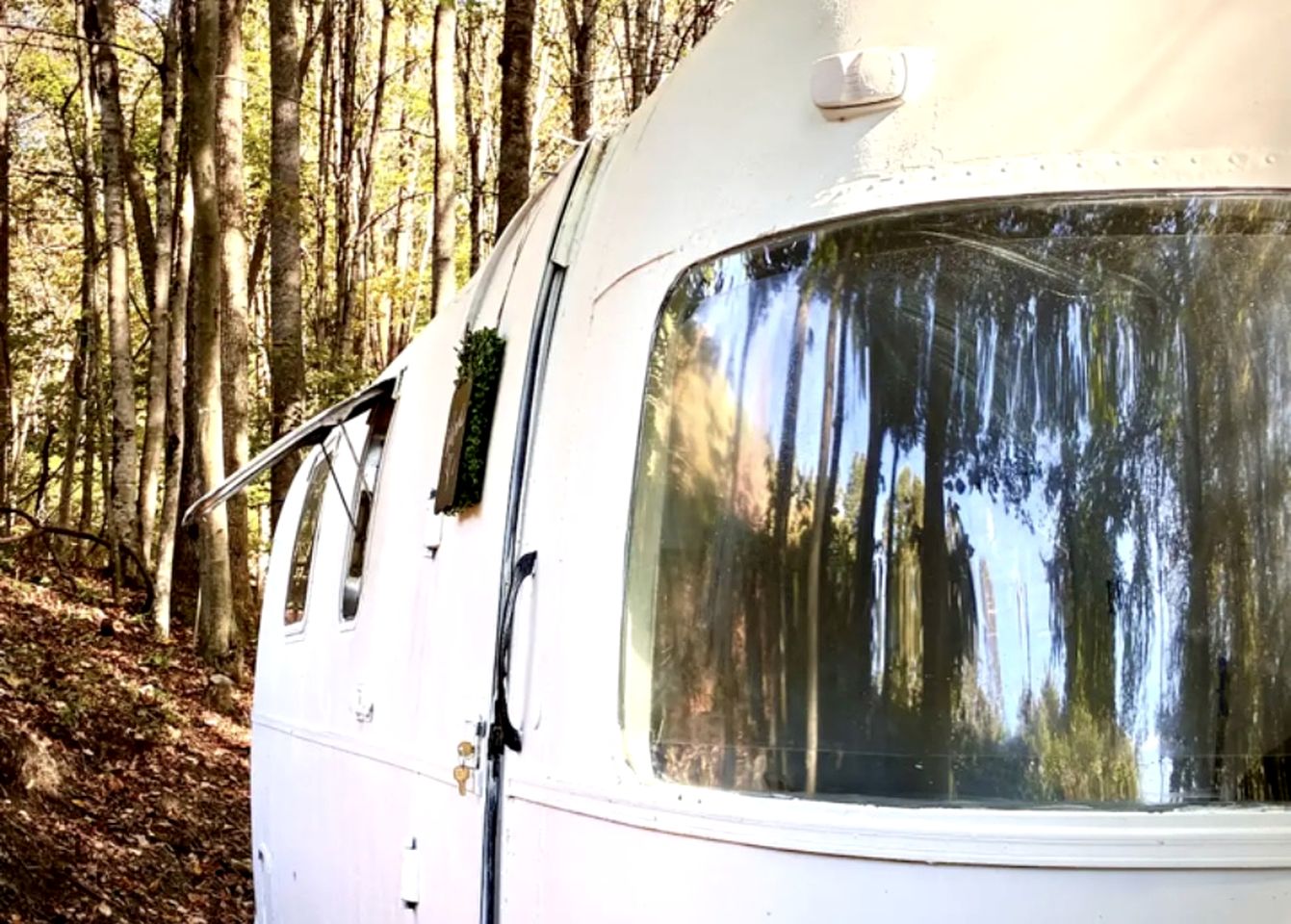 Peaceful Off-Grid Airstream for a Relaxing Getaway Surrounded by Nature in Zionville, North Carolina