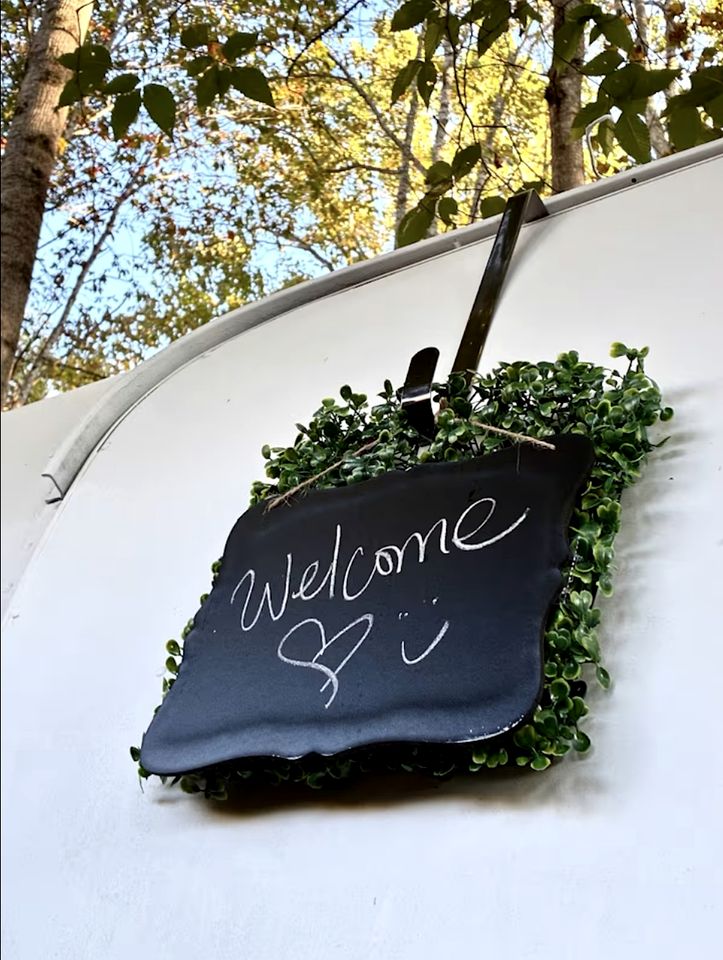 Peaceful Off-Grid Airstream for a Relaxing Getaway Surrounded by Nature in Zionville, North Carolina