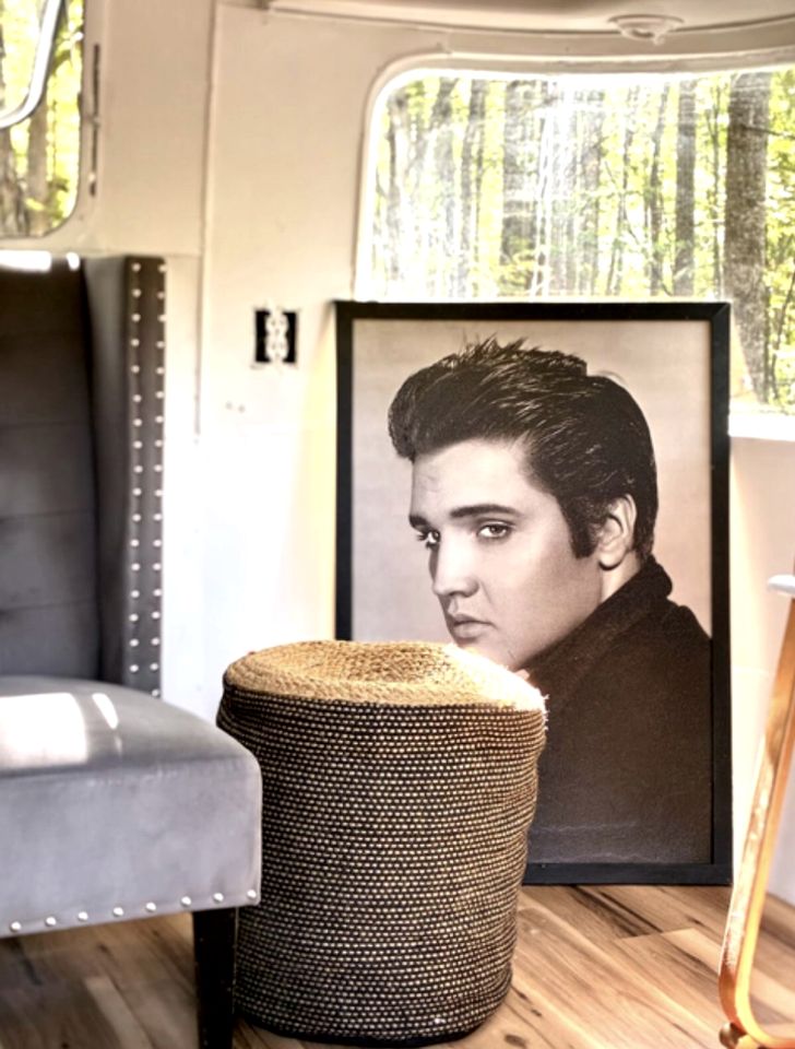 Peaceful Off-Grid Airstream for a Relaxing Getaway Surrounded by Nature in Zionville, North Carolina