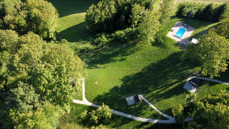 Huts (Croatia, Dugnjevec, Krapina-Zagorje)