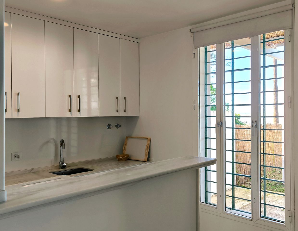 Beautiful Modern Beach House with Incredible Views for a Relaxing Coastal Escape in Cádiz, Spain