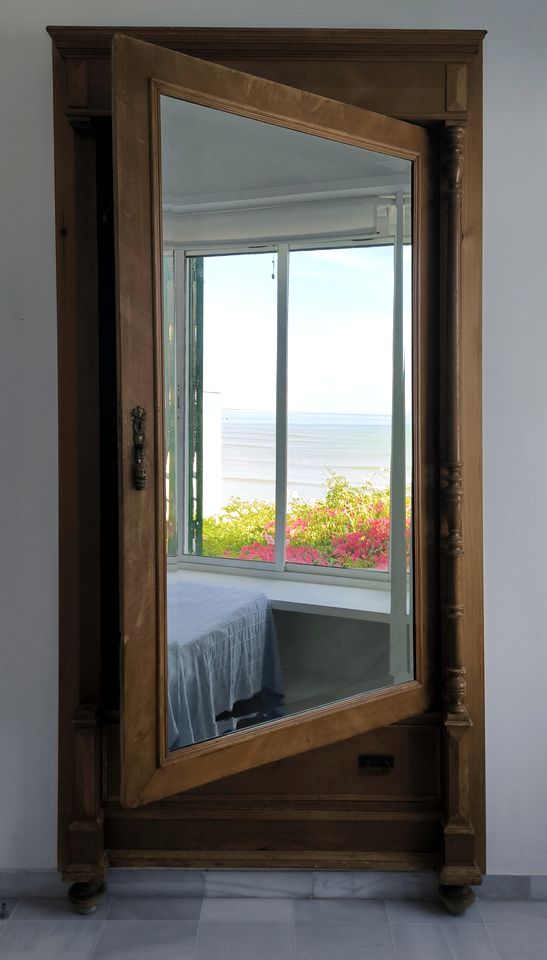 Beautiful Modern Beach House with Incredible Views for a Relaxing Coastal Escape in Cádiz, Spain