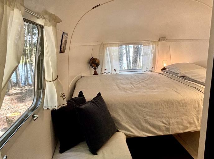 Airstreams (United States of America, Mariaville, Maine)
