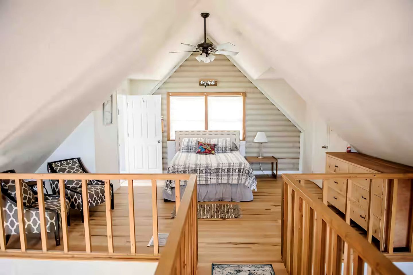 Amazing Cabin Close to Brimstone with Incredible Mountain Views near Helenwood, Tennessee