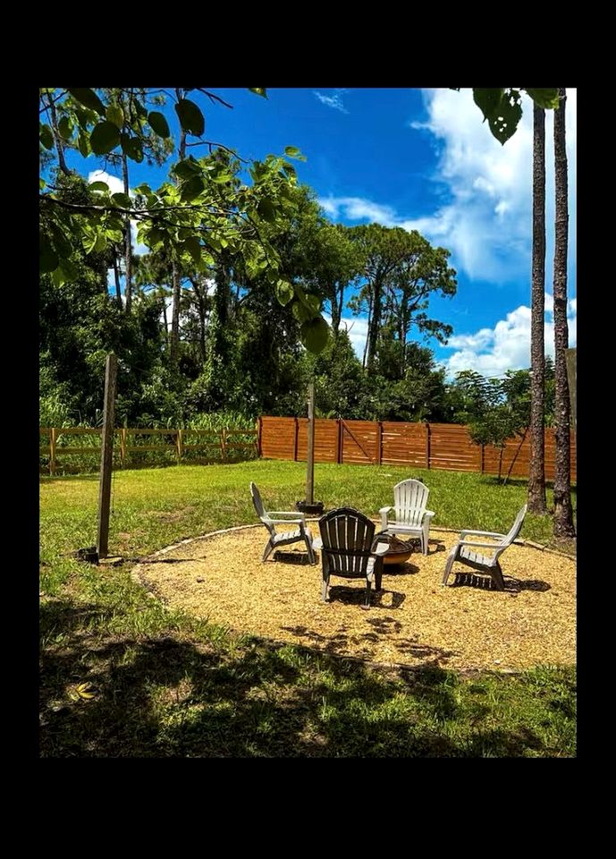 Modern Container Tiny Home for a Peaceful Getaway in Fort Myers, Florida