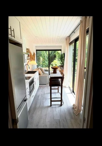 Containers (United States of America, Fort Myers, Florida)