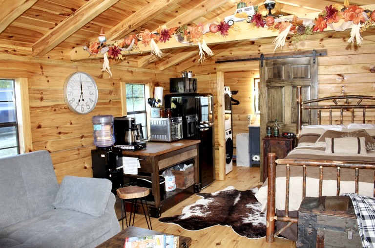 Log Cabins (United States of America, Gallipolis, Ohio)