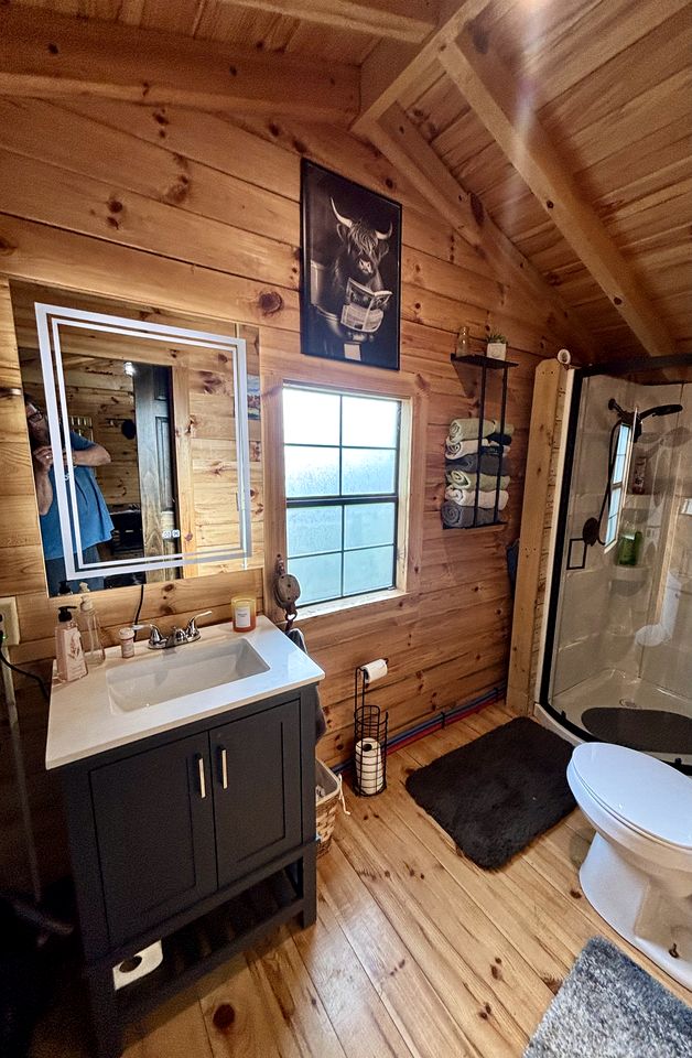 Cozy Studio Cabin Surrounded by Nature for a Peaceful Getaway near Gallipolis, Ohio