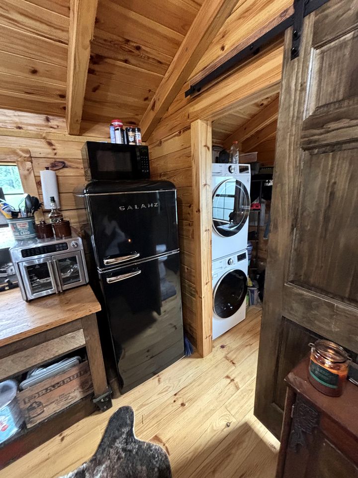 Cozy Studio Cabin Surrounded by Nature for a Peaceful Getaway near Gallipolis, Ohio