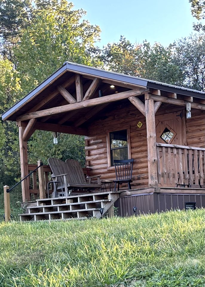 Cozy Studio Cabin Surrounded by Nature for a Peaceful Getaway near Gallipolis, Ohio