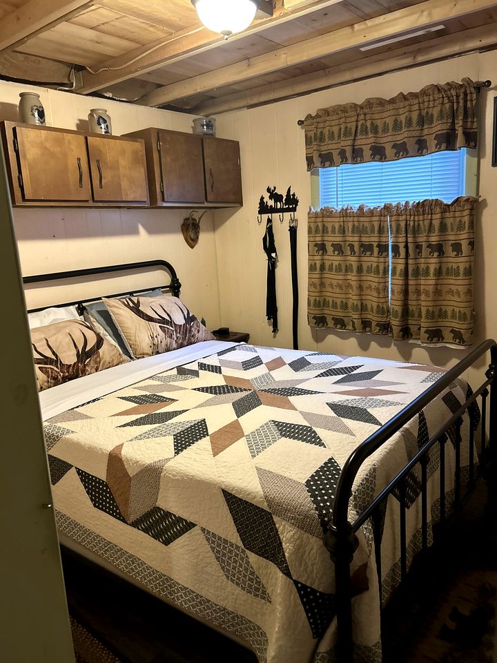 Rustic Cabin in the Heart of the White Mountains for a Unique Getaway in New Hampshire