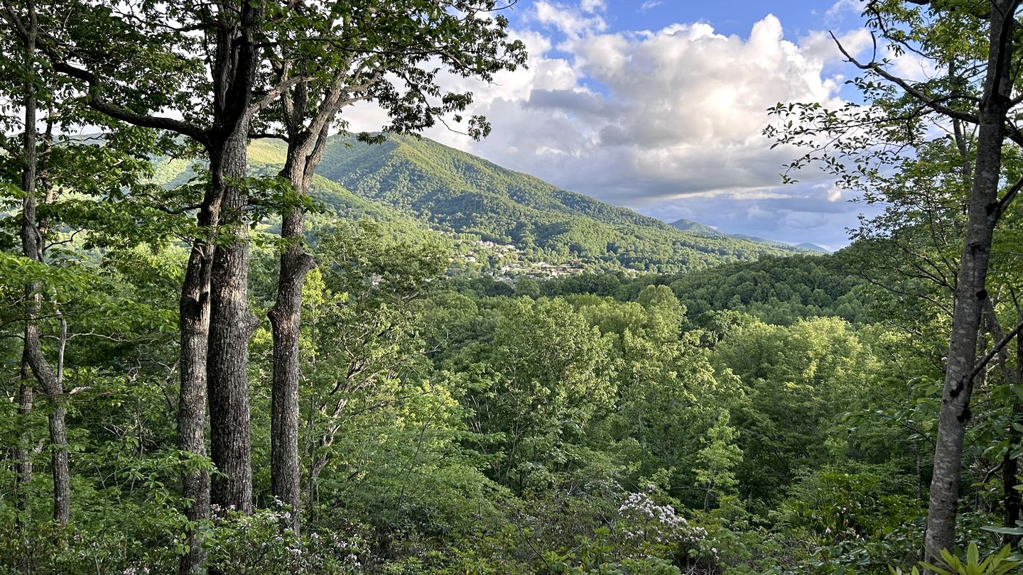 Gorgeous Safari Tent with Incredible Views for a Romantic Glamping Getaway near Waynesville, North Carolina