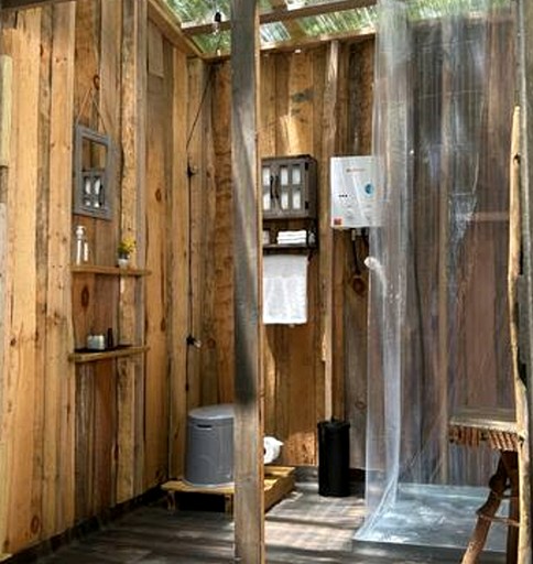 Safari Tents (United States of America, --, --)