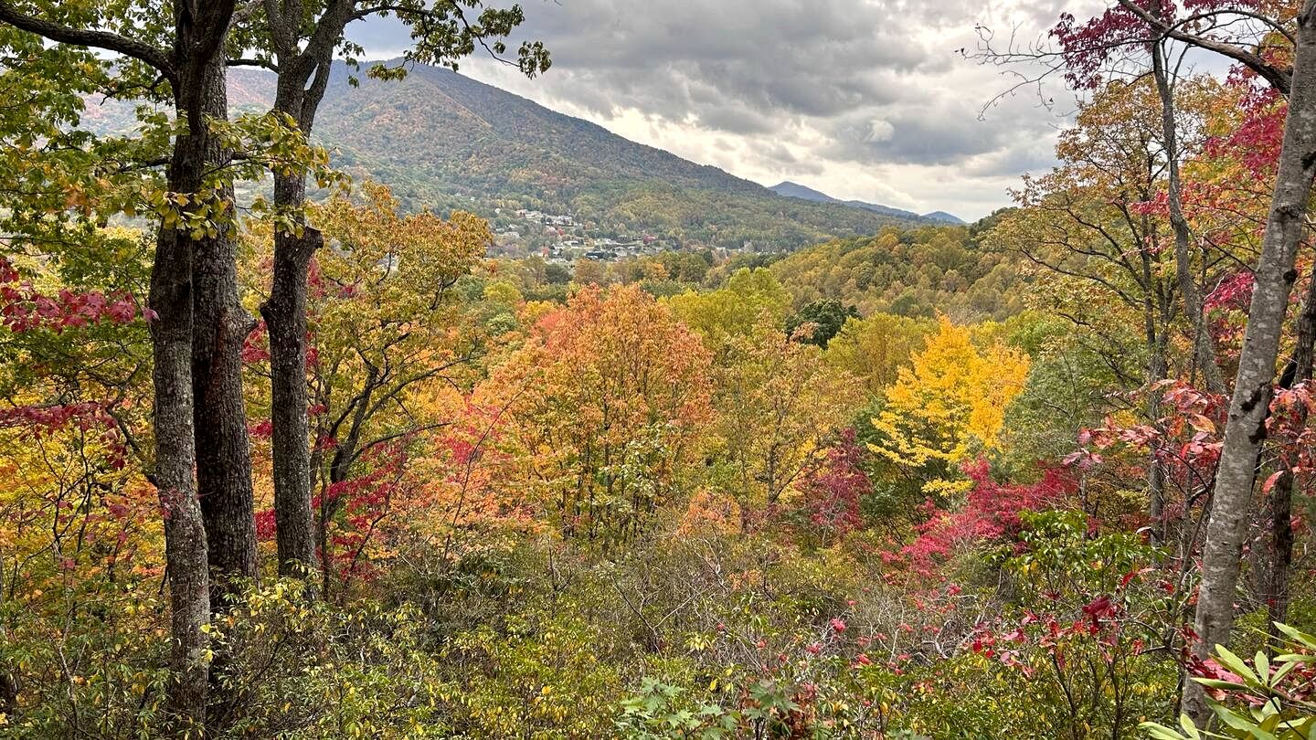 Gorgeous Safari Tent with Incredible Views for a Romantic Glamping Getaway near Waynesville, North Carolina