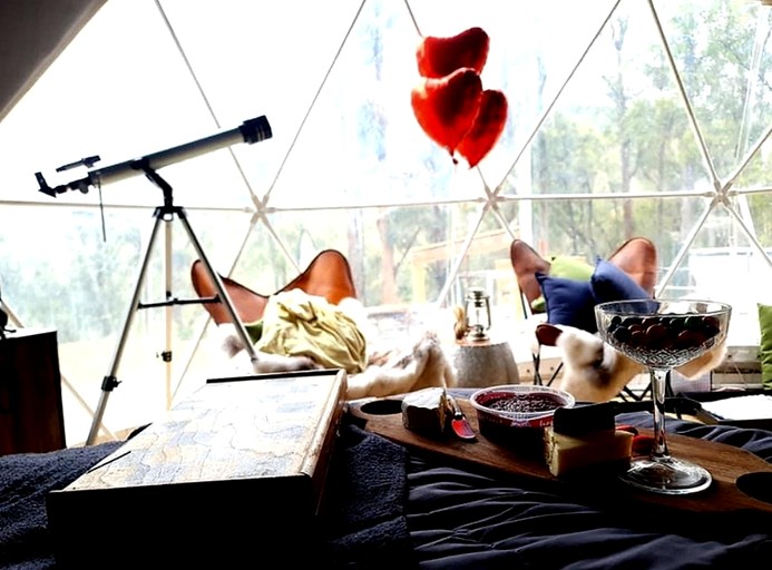 Domes (Australia, Tom's Creek, New South Wales)