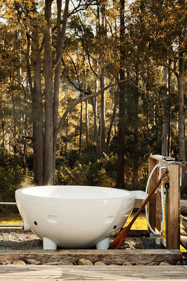 Luxurious Secluded Dome for a Romantic Glamping Getaway in Tom's Creek, New South Wales