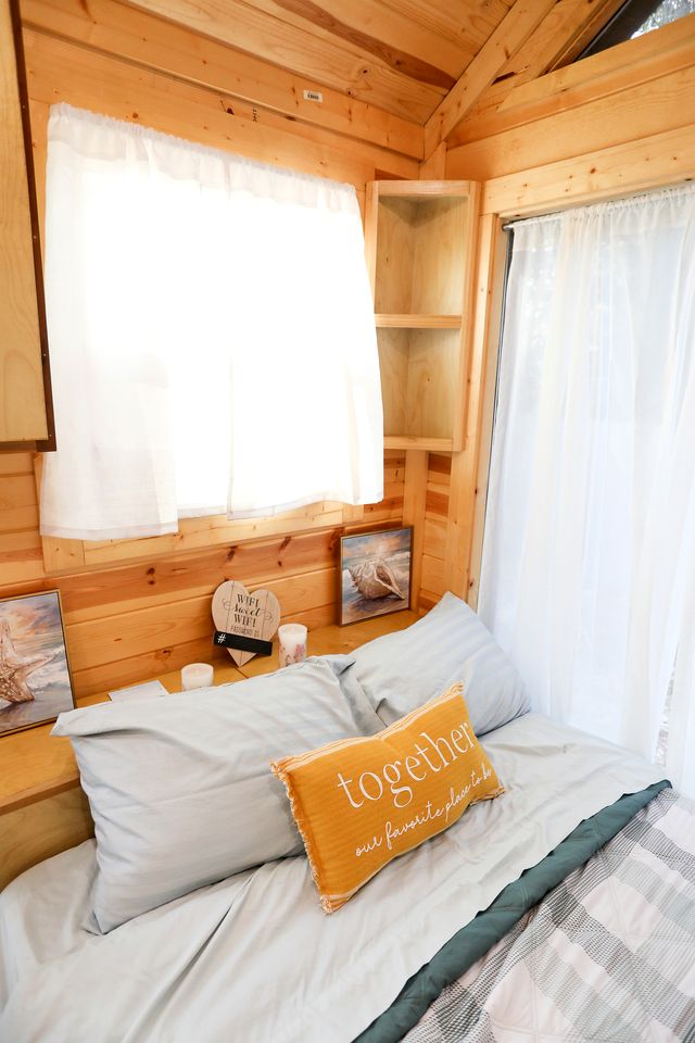 Cute Tiny Home with Animals near the Gulf Coast in Navarre, Florida