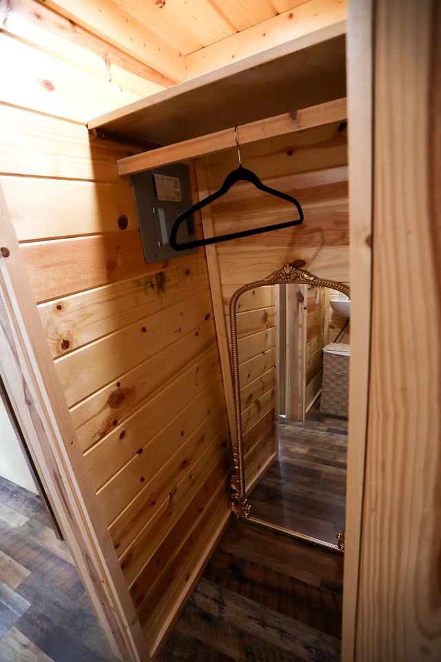 Cute Tiny Home with Animals near the Gulf Coast in Navarre, Florida