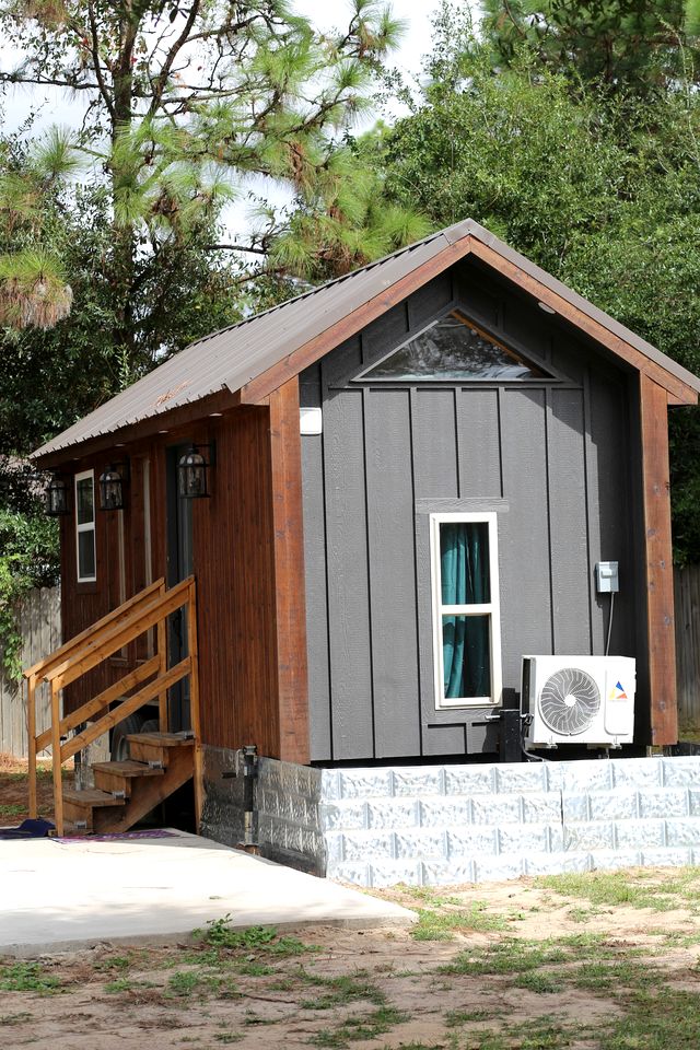 Cute Tiny Home with Animals near the Gulf Coast in Navarre, Florida