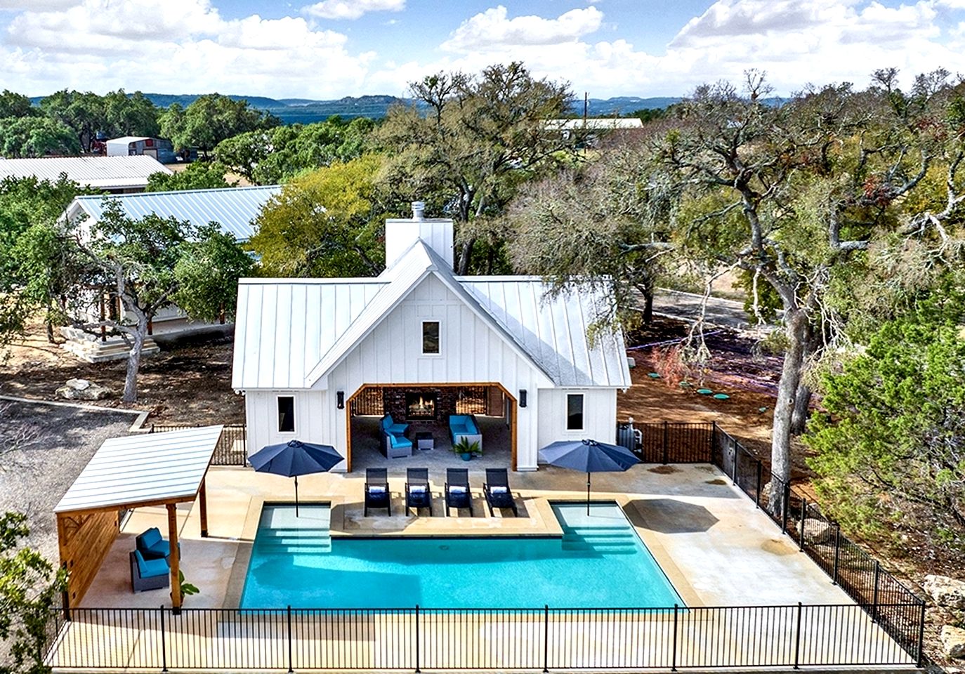 Luxurious Boutique Tiny House for a Relaxing Getaway in Wimberley, Texas
