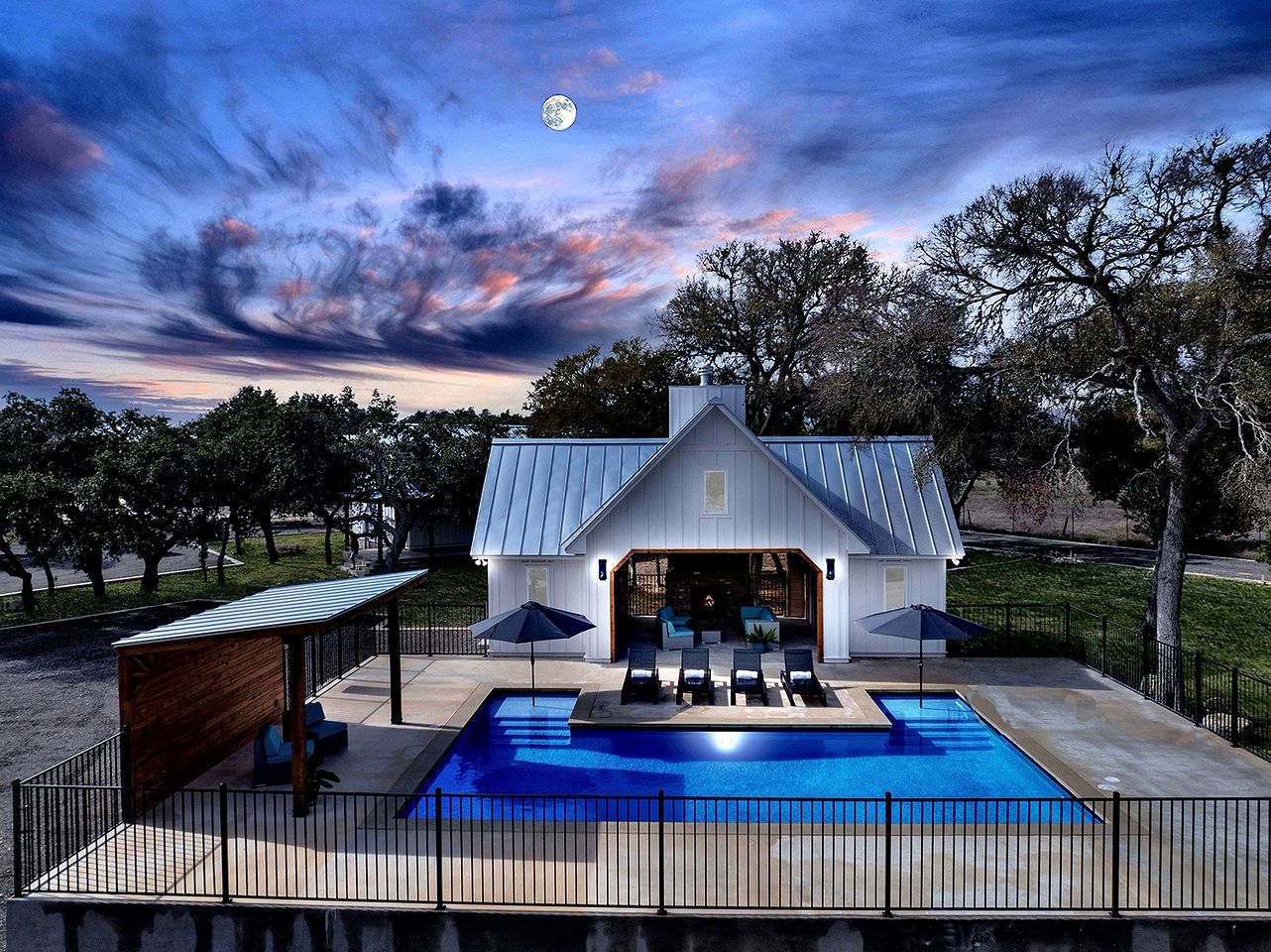 Luxurious Boutique Tiny House for a Relaxing Getaway in Wimberley, Texas